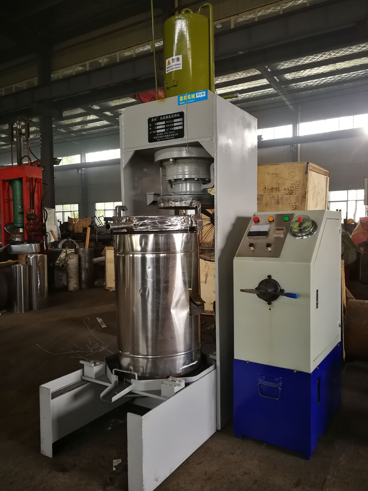 不銹鋼超高壓立式液壓壓榨機，果汁壓榨機，果渣壓榨機，藥材壓榨，油渣處理，白土壓榨